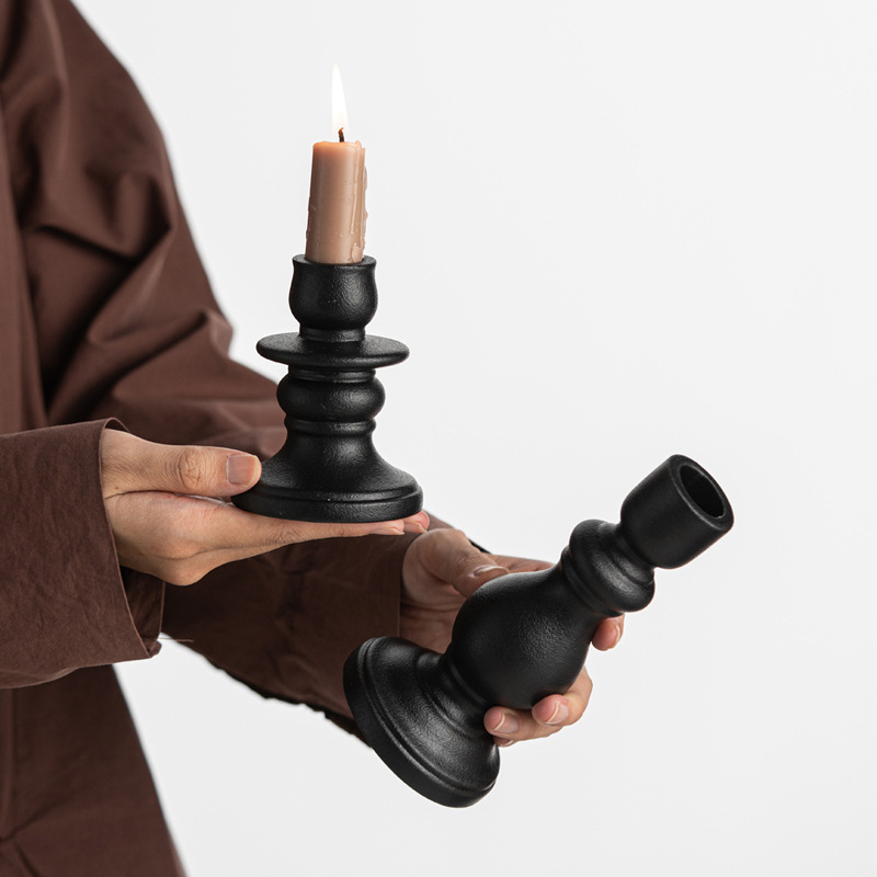 Retro black and white ceramic small candlestick home romantic ornaments