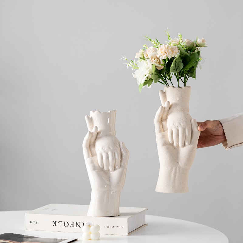 Personalized hand in hand ceramic vase light luxury texture ceramic flower insert home decoration